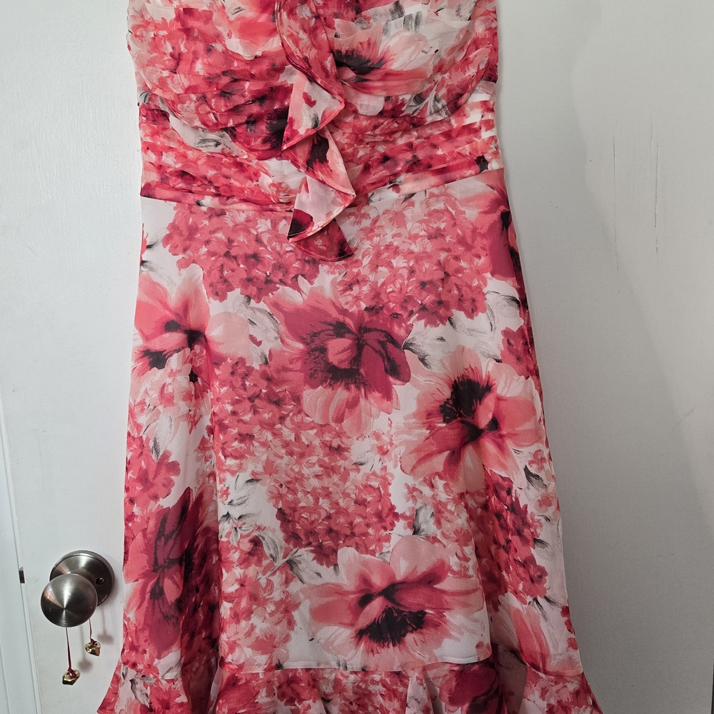 SUMMER DRESS White House Black Market Strapless Floral Dress - Pink and Red